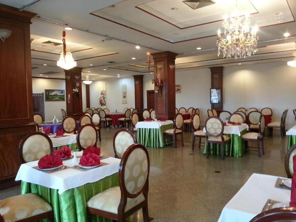 Angkham Hotel В'єнтьян Екстер'єр фото