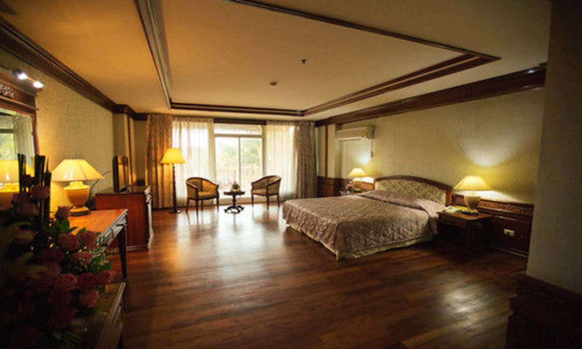 Angkham Hotel В'єнтьян Екстер'єр фото